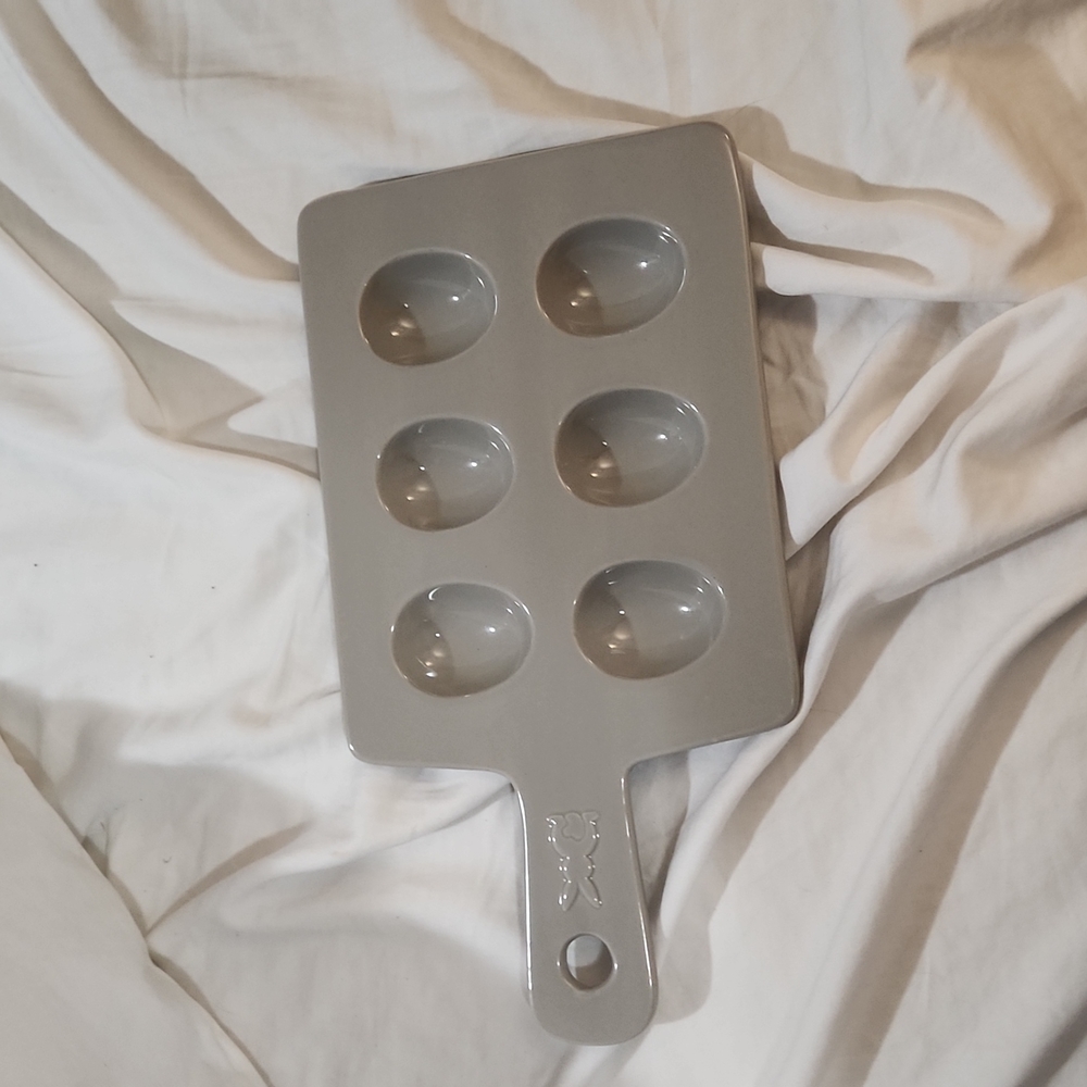 2021 bullseye playground ceramic egg tray new